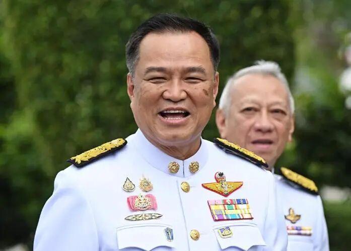 泰国产生新总理,此前一天他信又跑了!