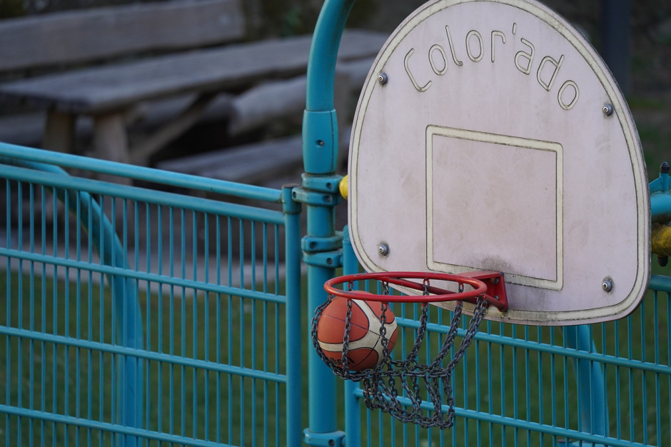 天津男篮官宣:张庆鹏卸任主帅 周金利担任主教练+张德贵任总教练