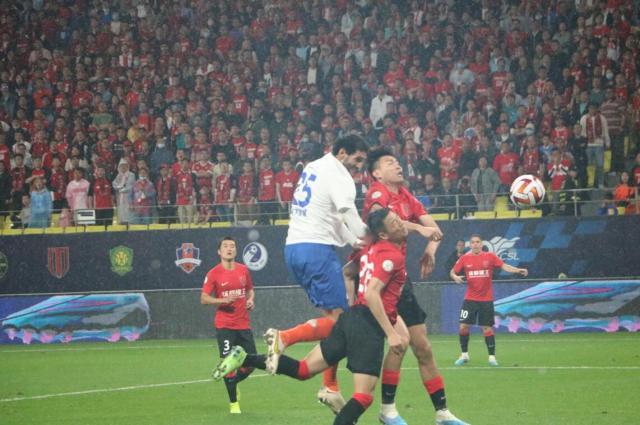 百家乐网址-【中超】费莱尼头球双响+绝平 蓉城2比2泰山