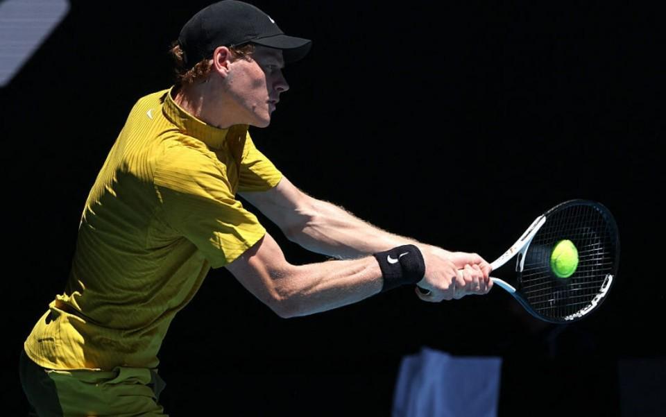 百家乐网站-墨尔本高温下拒绝冷门!辛纳3-1逆转艰难取胜,豪夺澳网17连胜